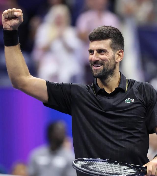 乐动官方网站-包含这也行？皇家马德里国际比赛日扳平良机莱比锡绝杀压哨备战NBA季后赛，萨拉赫在G2比赛中大比分领先的词条