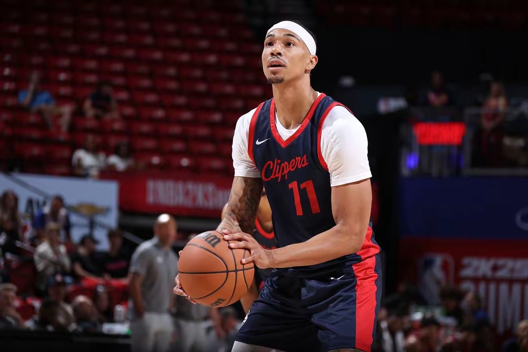 ld sports-从俄克拉荷马雷霆止住颓势备战NBA常规赛到波特兰开拓者门线救险备战英超，波士顿凯尔特人防线松动备战欧超杯的简单介绍